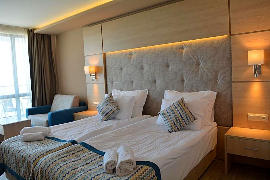 Royal Grand Hotel and Spa - All Inclusive and Free beach accsess