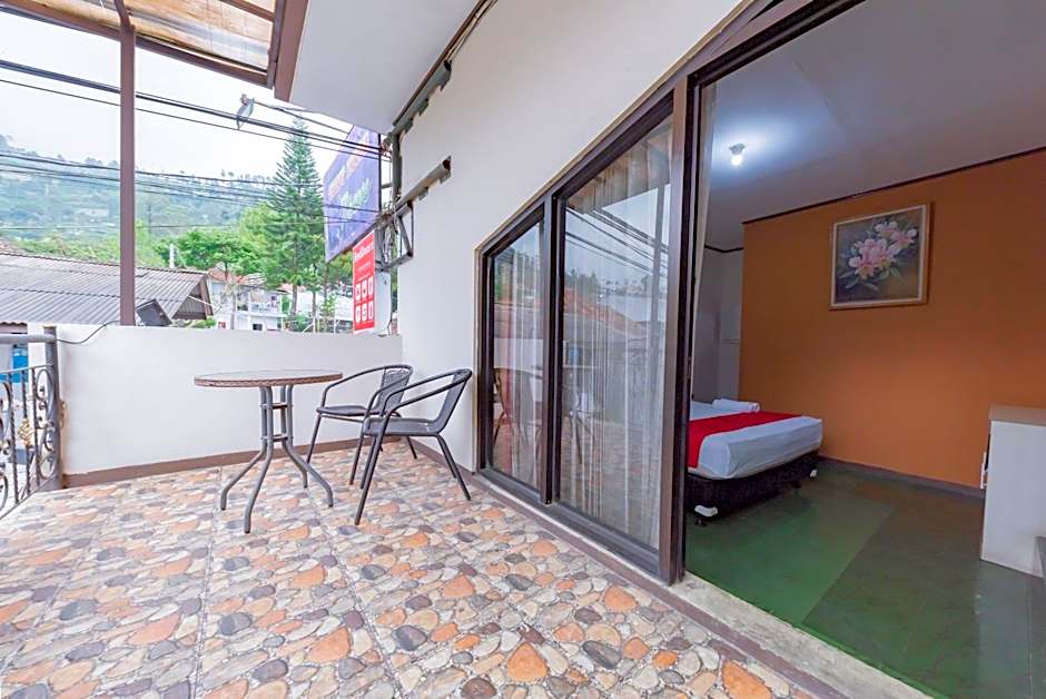 RedDoorz near Cikole Lembang