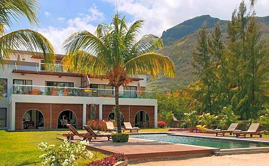 Olana Blue - Beachfront apartment