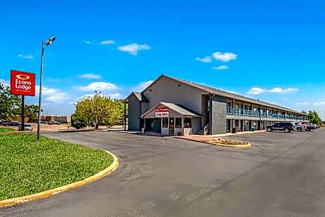Econo Lodge Inn & Suites Enid South
