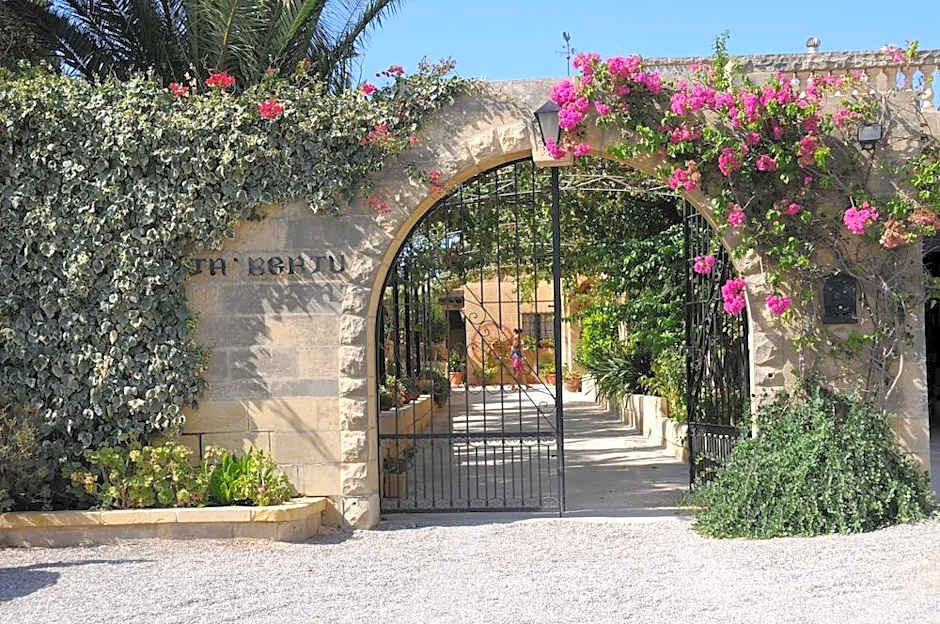 Ta' Bertu Host Family Bed & Breakfast