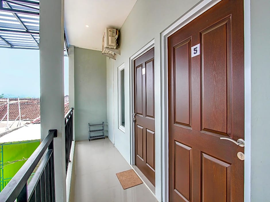 OYO 92477 Anugrah Kostel Syariah