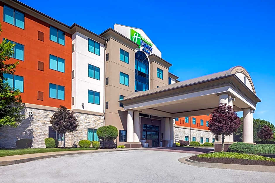 Holiday Inn Express & Suites Kansas City Airport By IHG