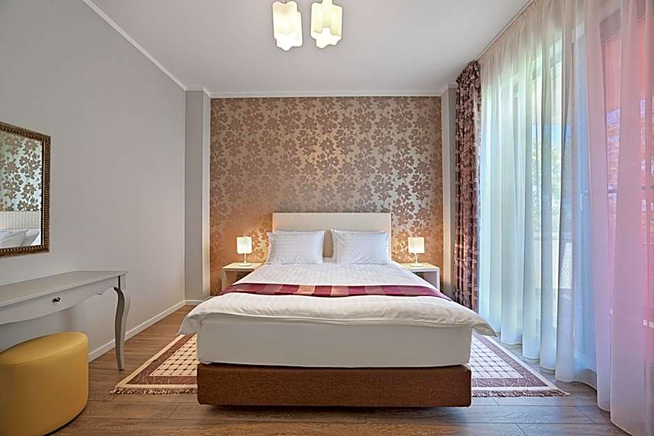 Tomis Garden Apartments Mamaia