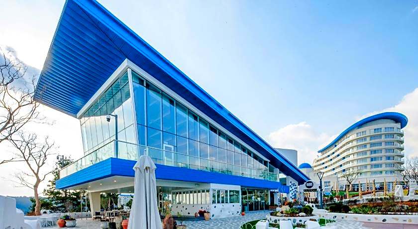 SOL BEACH SAMCHEOK (SOL BEACH HOEL & RESORT SAMCHEOK)