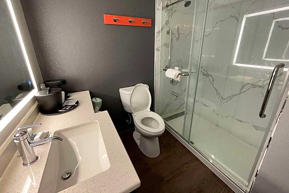 La Quinta Inn & Suites by Wyndham Fayetteville I-95