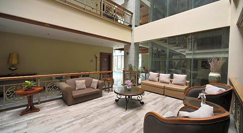 Paragon Hotel And Suites