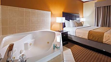 1 KING BED,NOSMOKE,HI SPEED NET,WHIRLPOOL,MICRRFRIG,FULL BREAKFAST