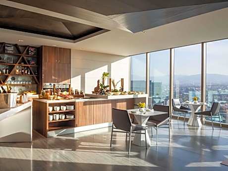 Superior King Room with Club Millésime Access and Skyline View