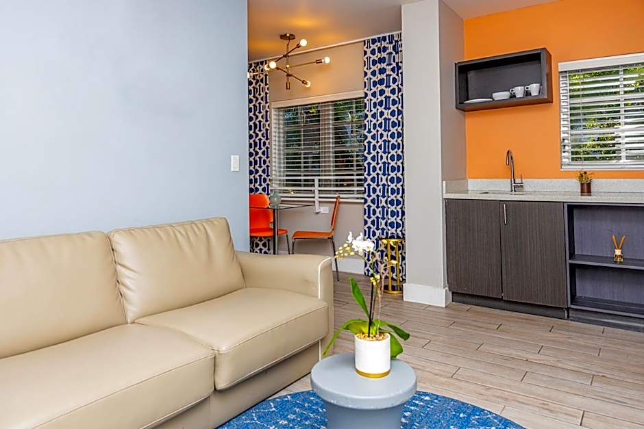 Oceanside Hotel and Suites