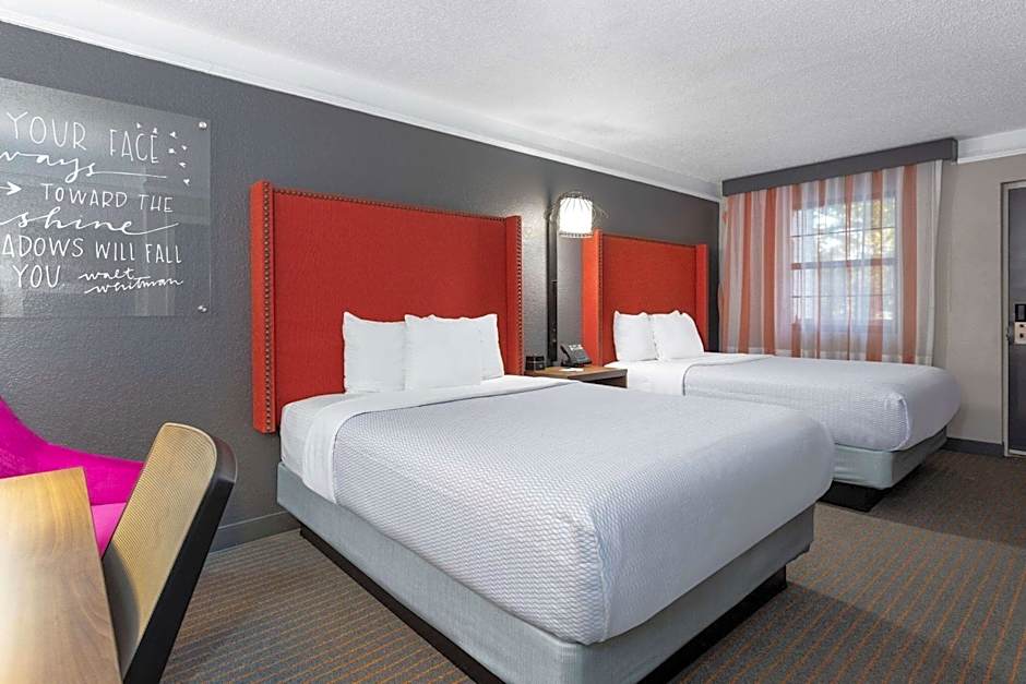 La Quinta Inn & Suites by Wyndham Pensacola