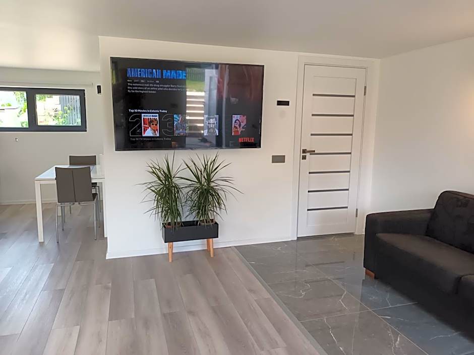 Luxury Apartment Private House and Parking Netflix