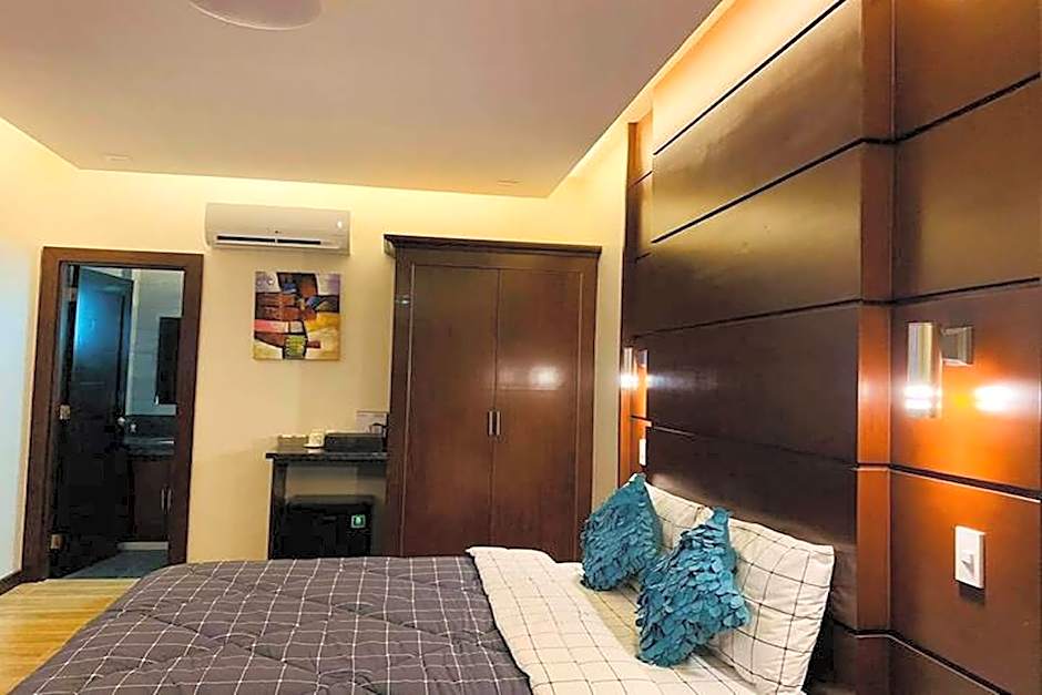 Jo Carter's Hotel & Suites Angeles City