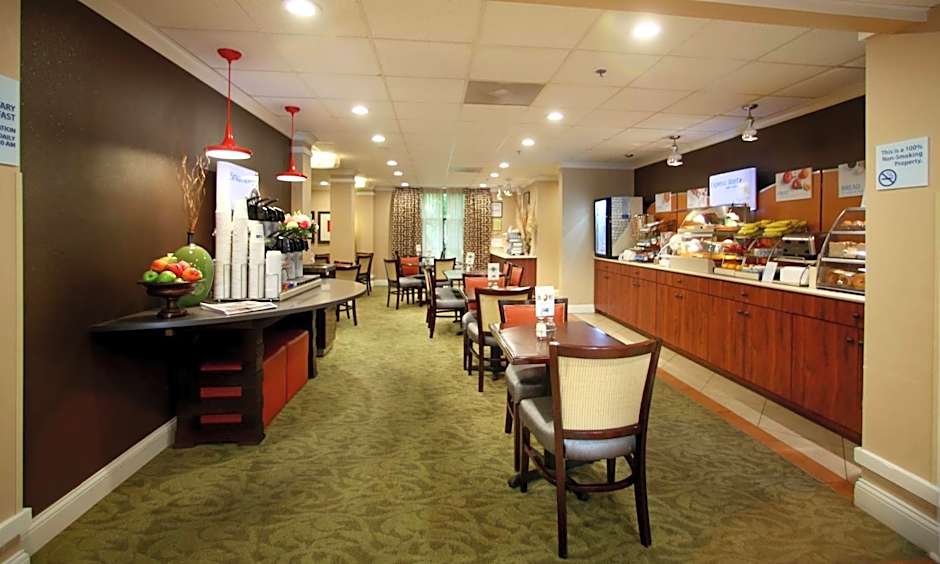 Holiday Inn Express Hotel & Suites - Atlanta/Emory University Area By IHG
