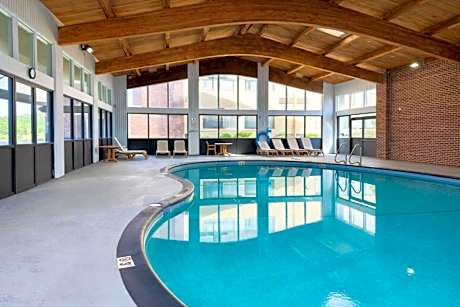 Riverview Inn & Suites