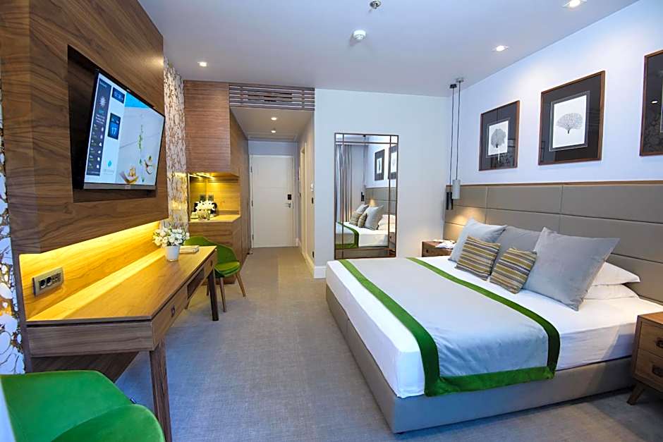 Royal Ariston Hotel