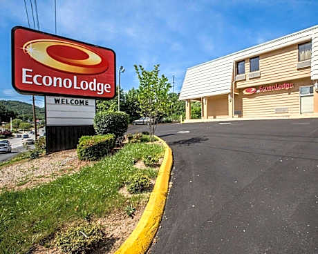 Econo Lodge Biltmore