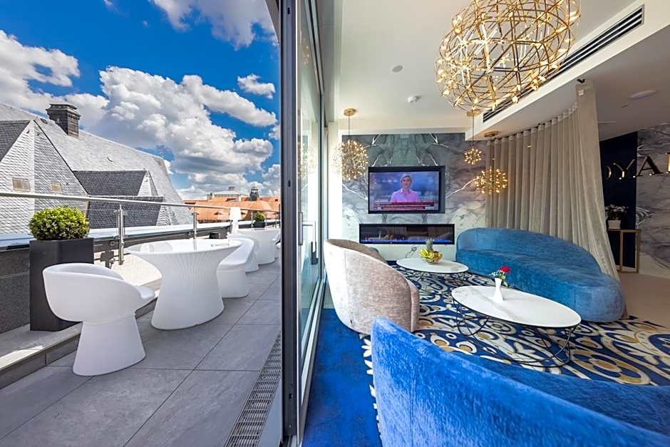 Best Western Premier Royal Blue - Adult only