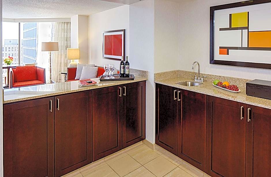DoubleTree By Hilton Houston Greenway Plaza