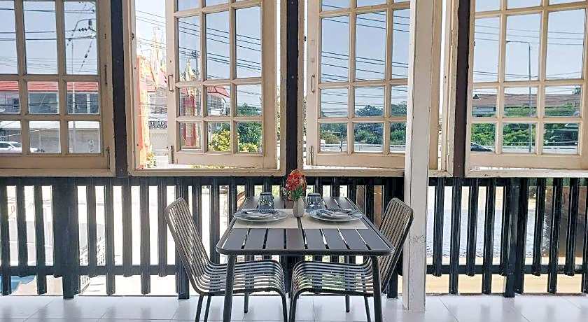 Green Riverside Homestay