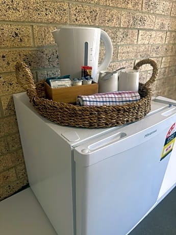 Budget Twin Room with Shared Bathroom