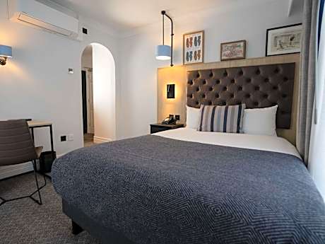 Classic Single Room with Small Double Bed