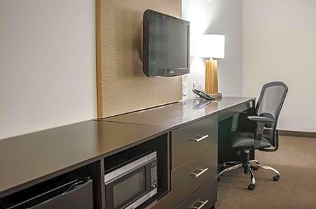 King Suite with Kitchenette - Non-Smoking
