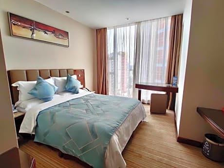 L Double Room with City View