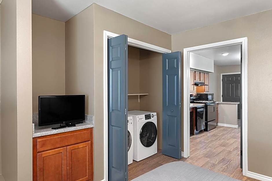 Eagle's Den Suites Andrews a Travelodge by Wyndham