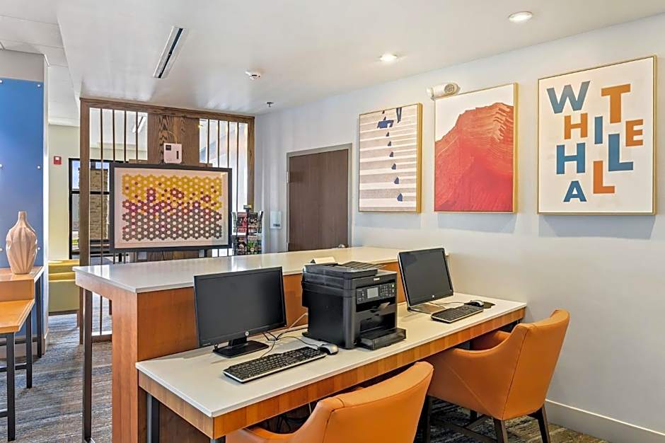 Holiday Inn Express and Suites White Hall By IHG
