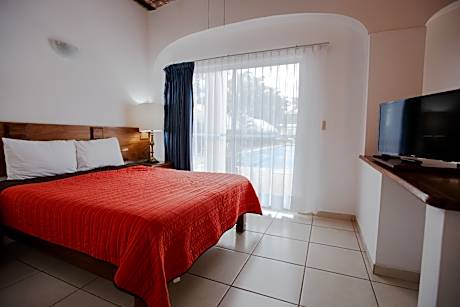 Standard Queen Room