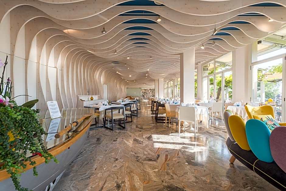 Hotel Baia Azzurra - Lake Front
