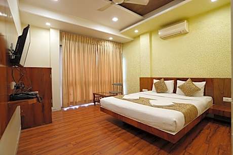 Hotel Madhuri Executive