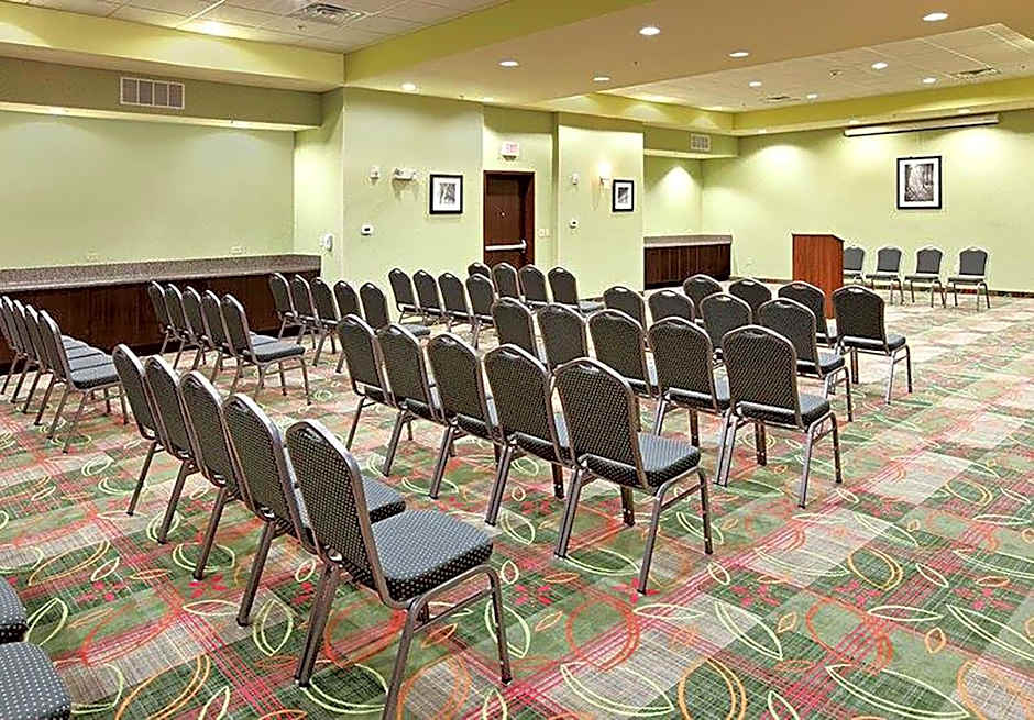 Holiday Inn Garland By IHG