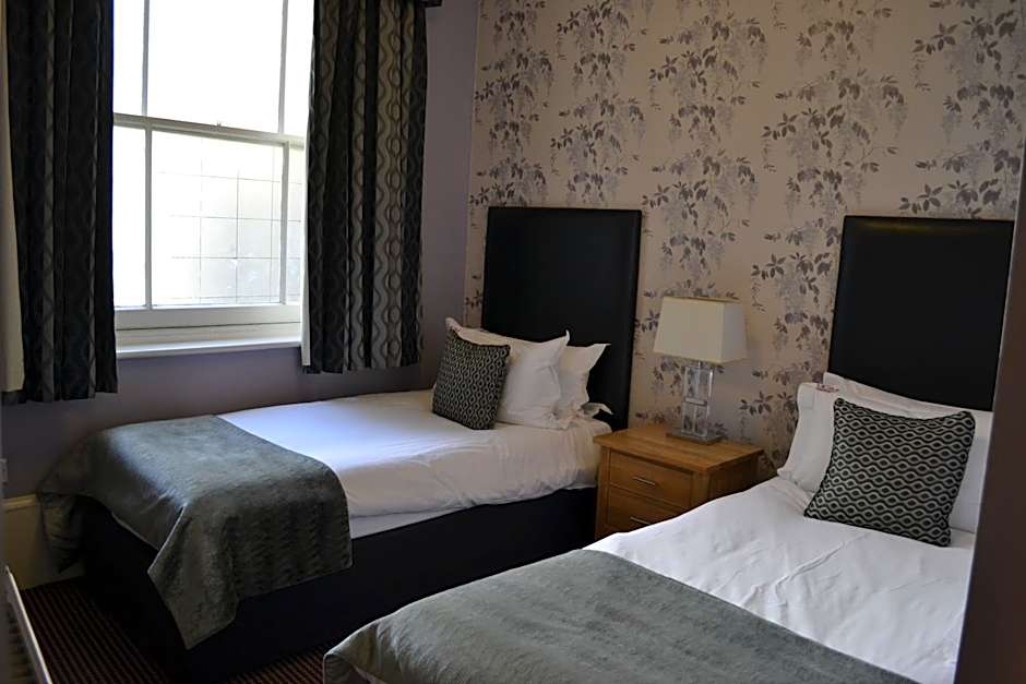 Muthu Westcliff Hotel (Near London Southend Airport)