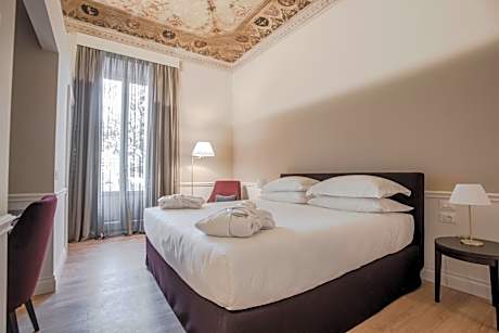 Deluxe Double Room with Spa Access
