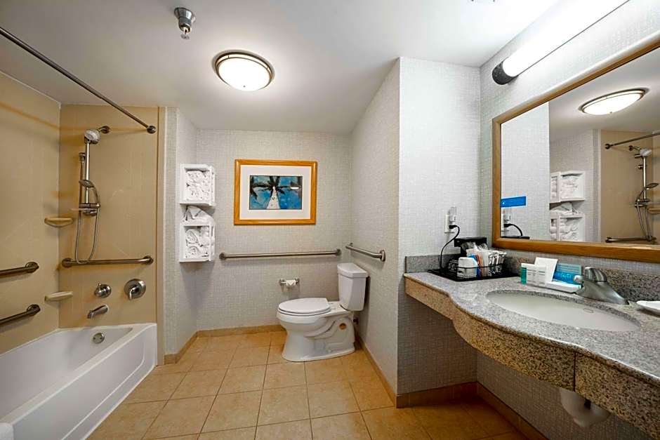 Hampton Inn By Hilton And Suites Madera