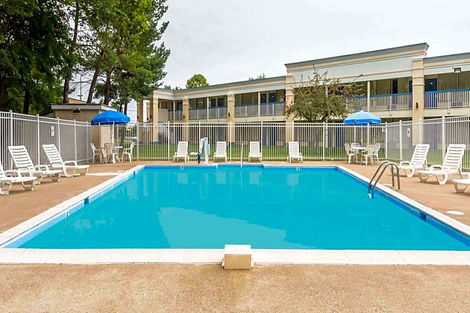 Days Inn by Wyndham Fredericksburg North