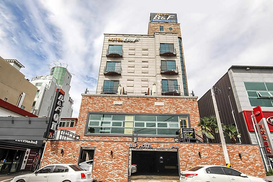 B&F Hotel