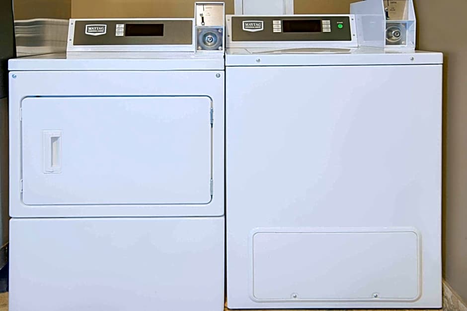 Super 8 by Wyndham Pella