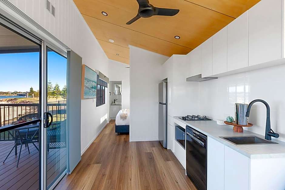 Reflections Shaws Bay - Holiday Park