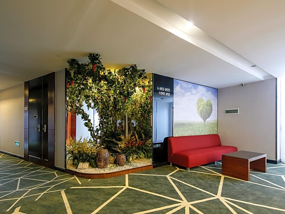 Calvin Hotel