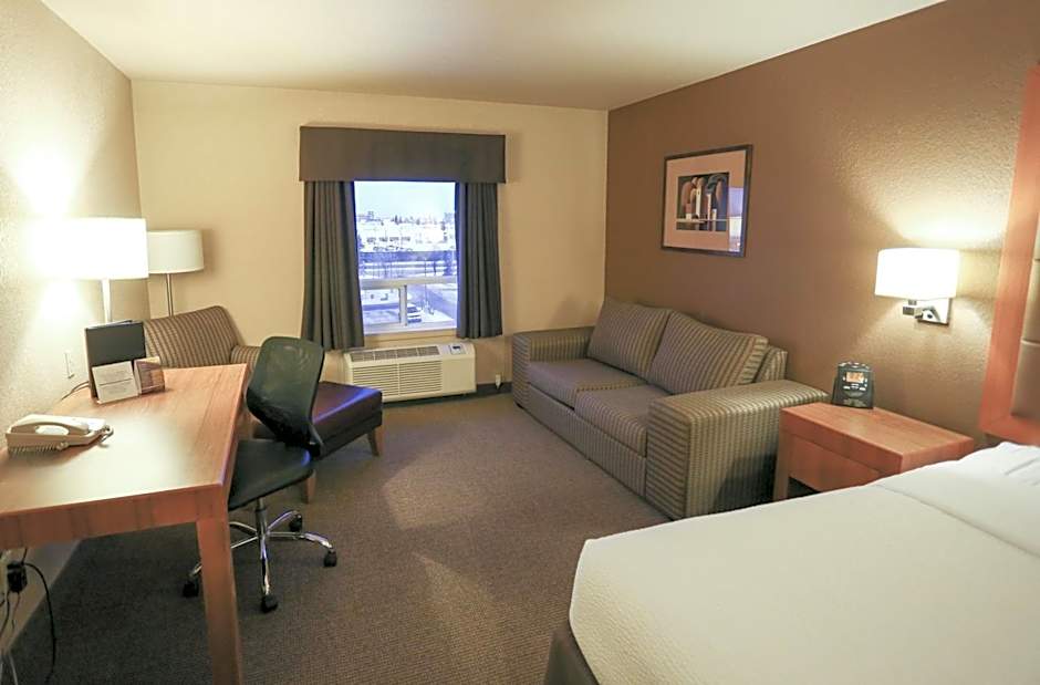 Prairie Crest Calgary Airport by IHG