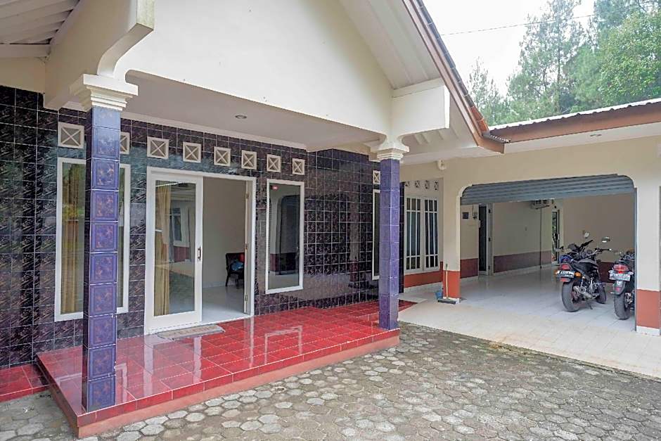 RedDoorz near Lokawisata Baturaden 2