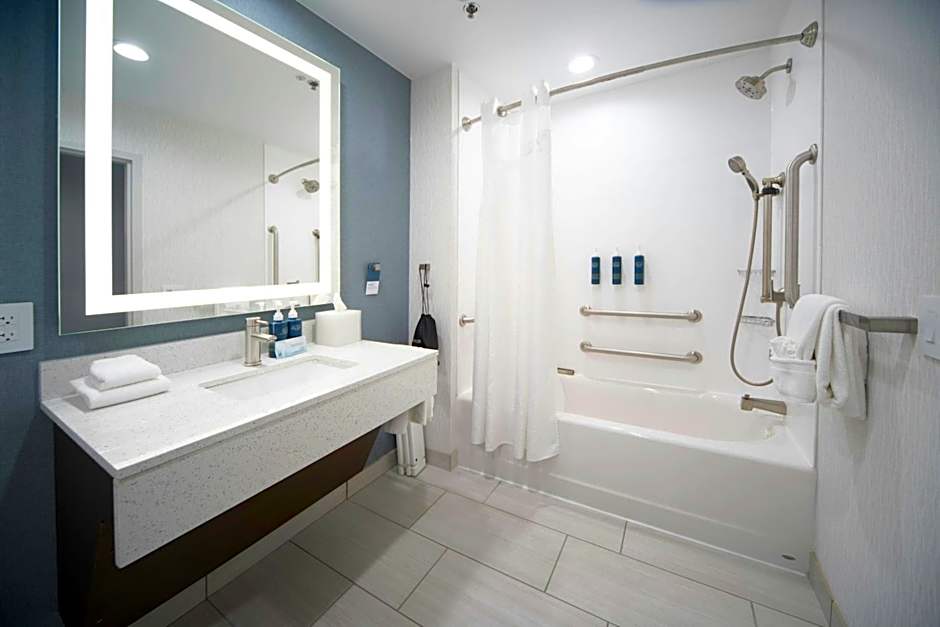 Four Points by Sheraton Fayetteville Fort Liberty