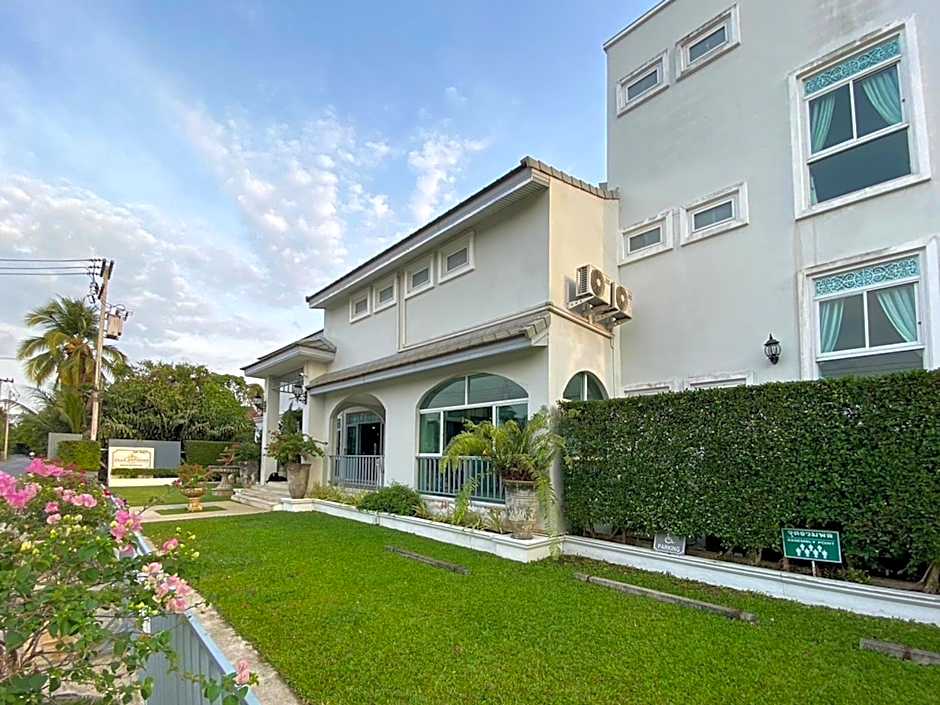 Villa Amphawa