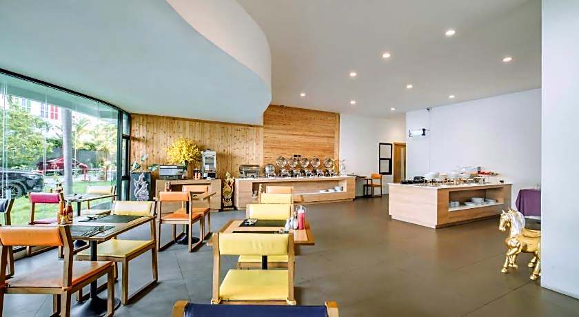 The Lunar Patong Hotel