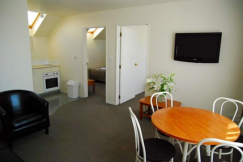 Rosewood Court Motel