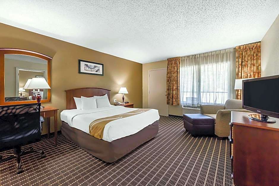 Quality Inn & Suites Sevierville - Pigeon Forge