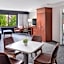 Courtyard by Marriott Manchester-Boston Regional Airport